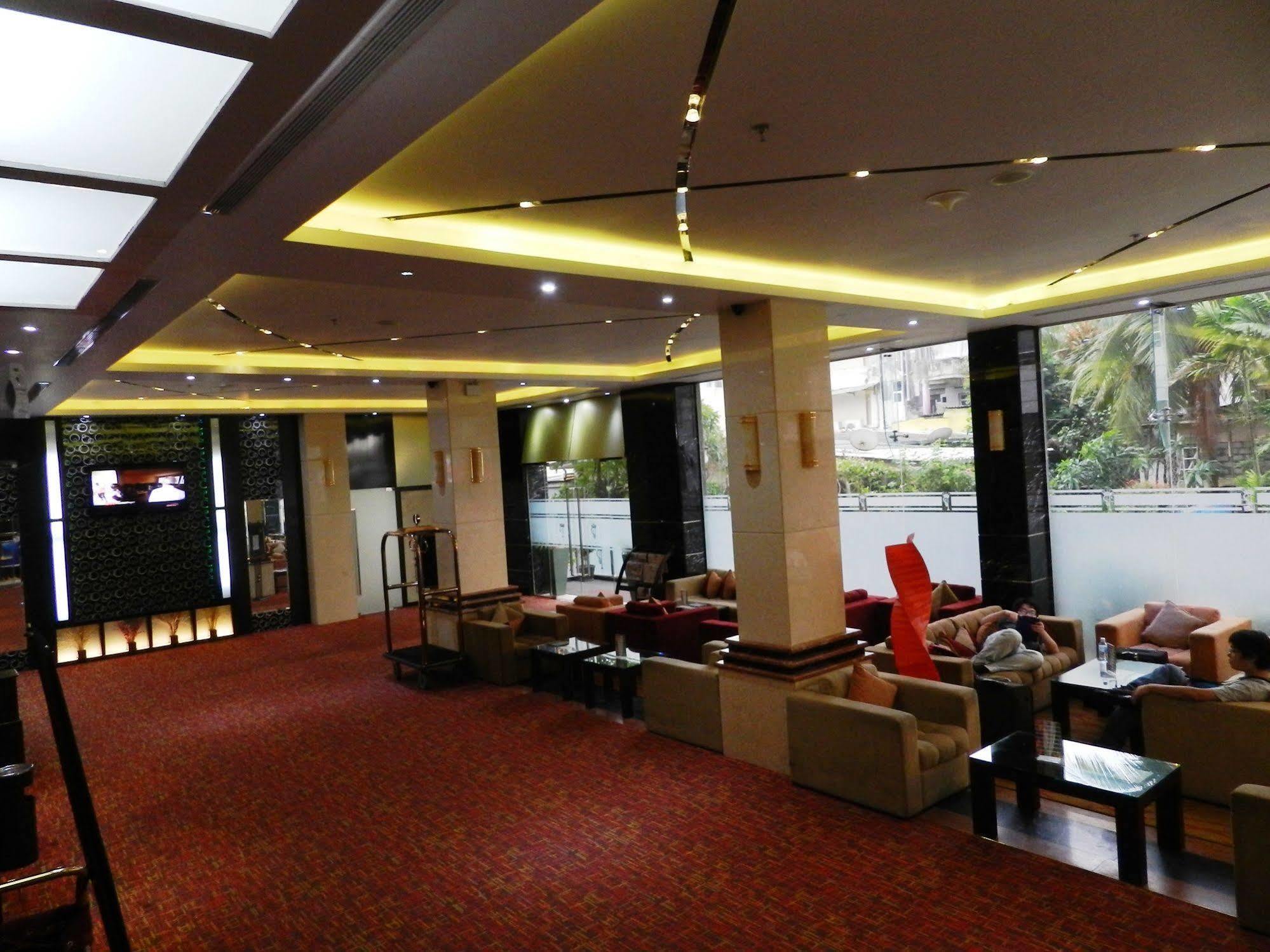 Pearl Grand Hotel Colombo Buitenkant foto