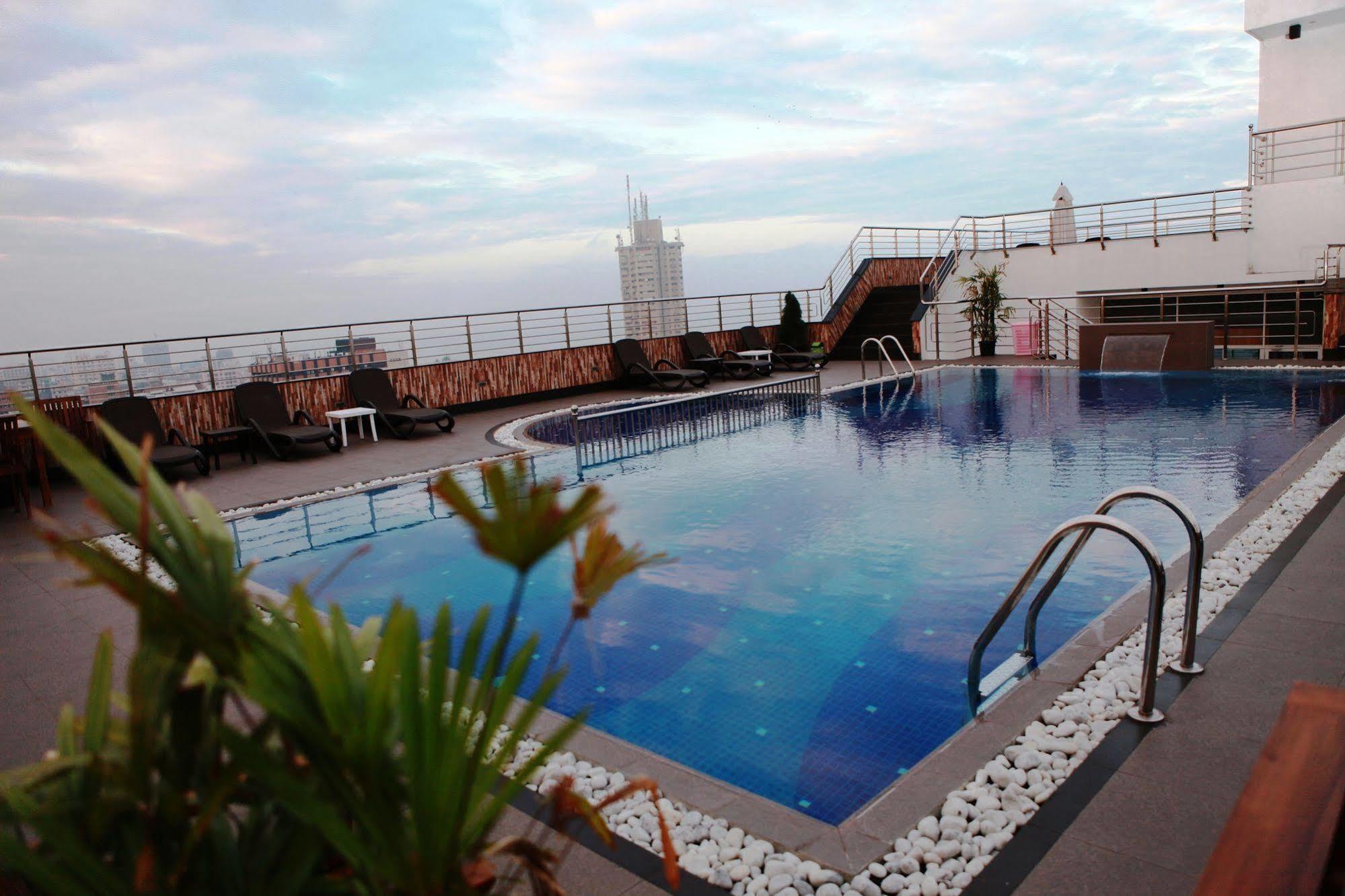 Pearl Grand Hotel Colombo Buitenkant foto