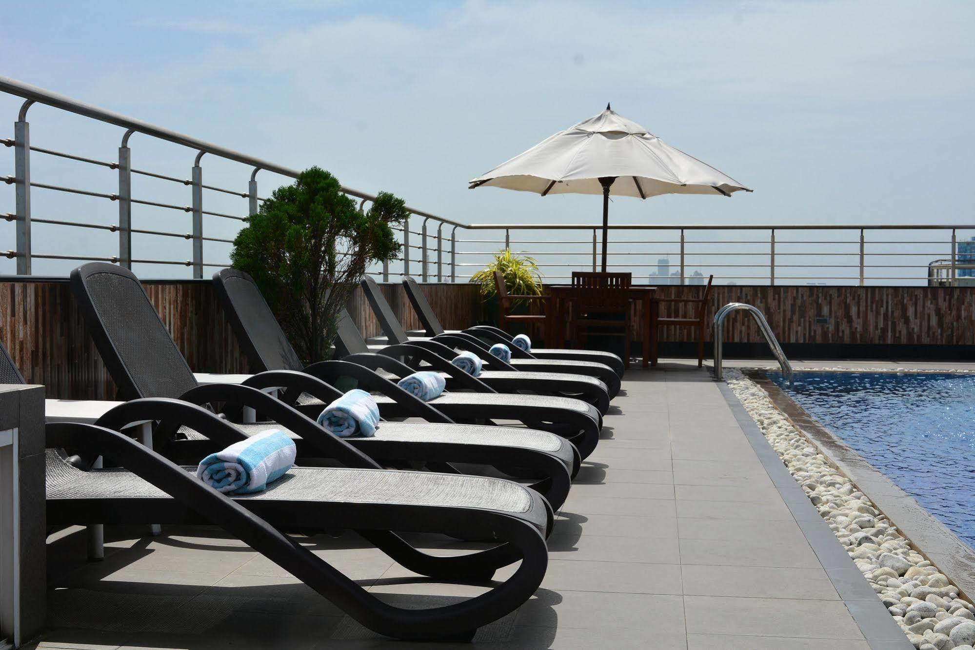 Pearl Grand Hotel Colombo Buitenkant foto